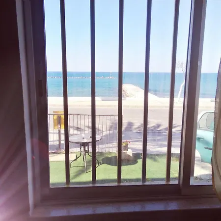 Across The Street From The Beach! 1 Bdrm Apartman Káto Pírgosz