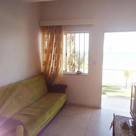 Across The Street From The Beach! 1 Bdrm Apartment *