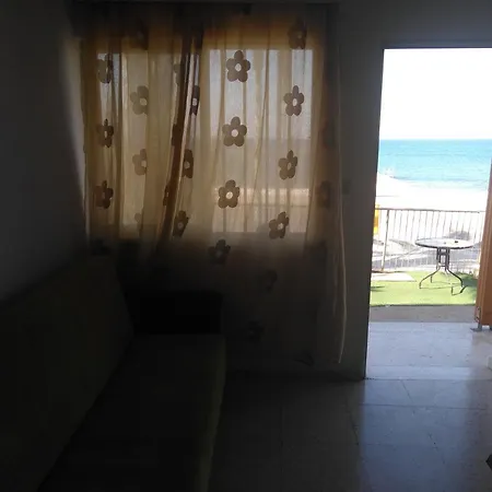 Apartment Across The Street From The Beach! 1 Bdrm